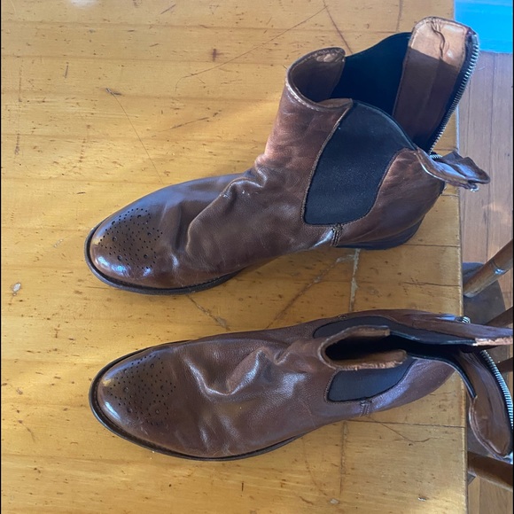 Lexicon zip Back Boots - Picture 2 of 4